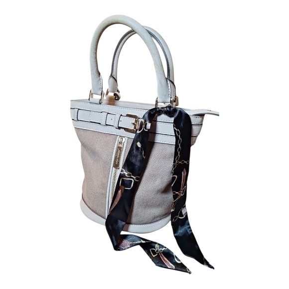 Michael Kors EUC Crossbody - Picture 9 of 9